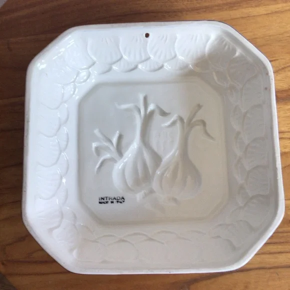 Vintage Intrada Garlic Ceramic Wall Decor - Picture 8 of 10